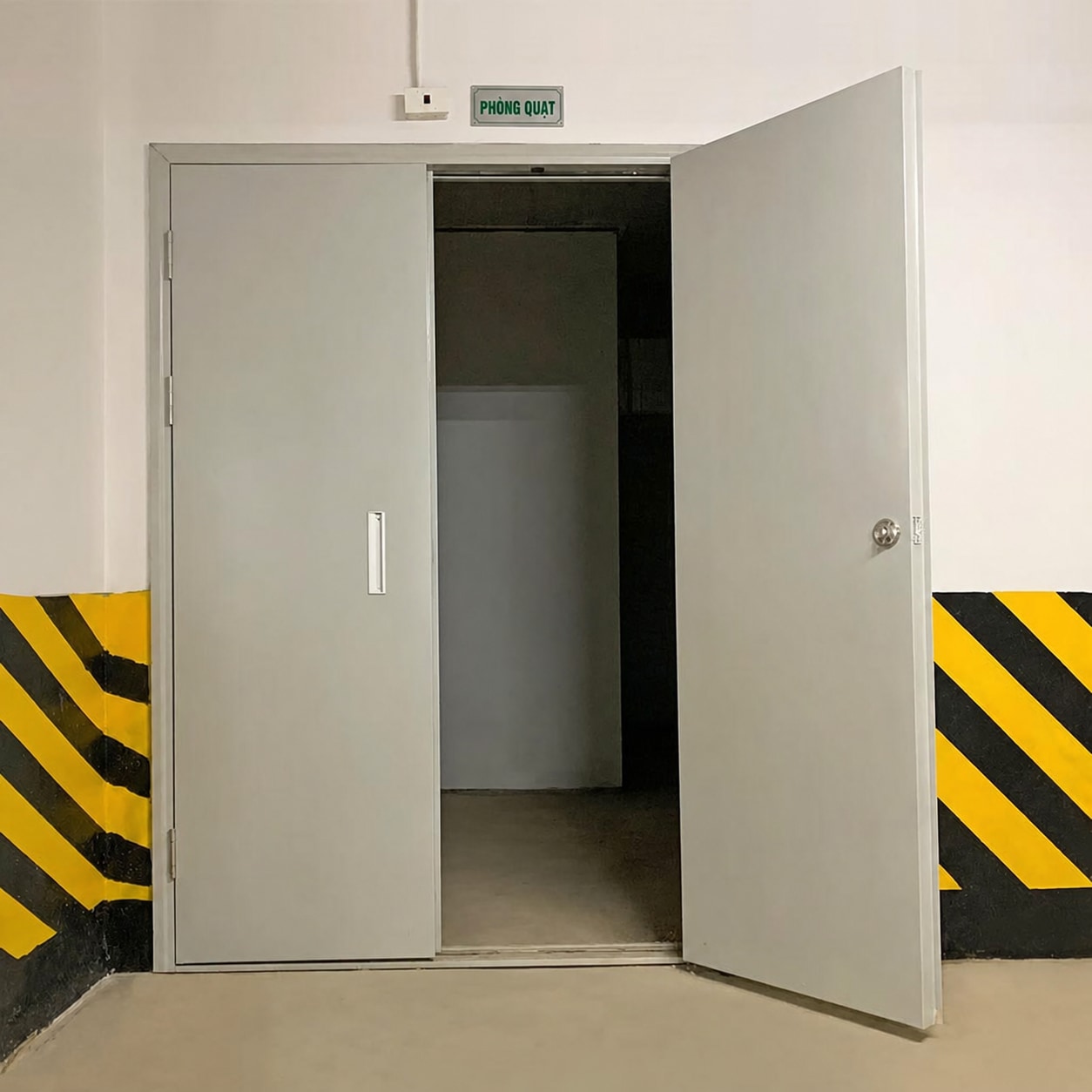 Ảnh 2 — Cửa chống cháy trên 120 phút hai cánh