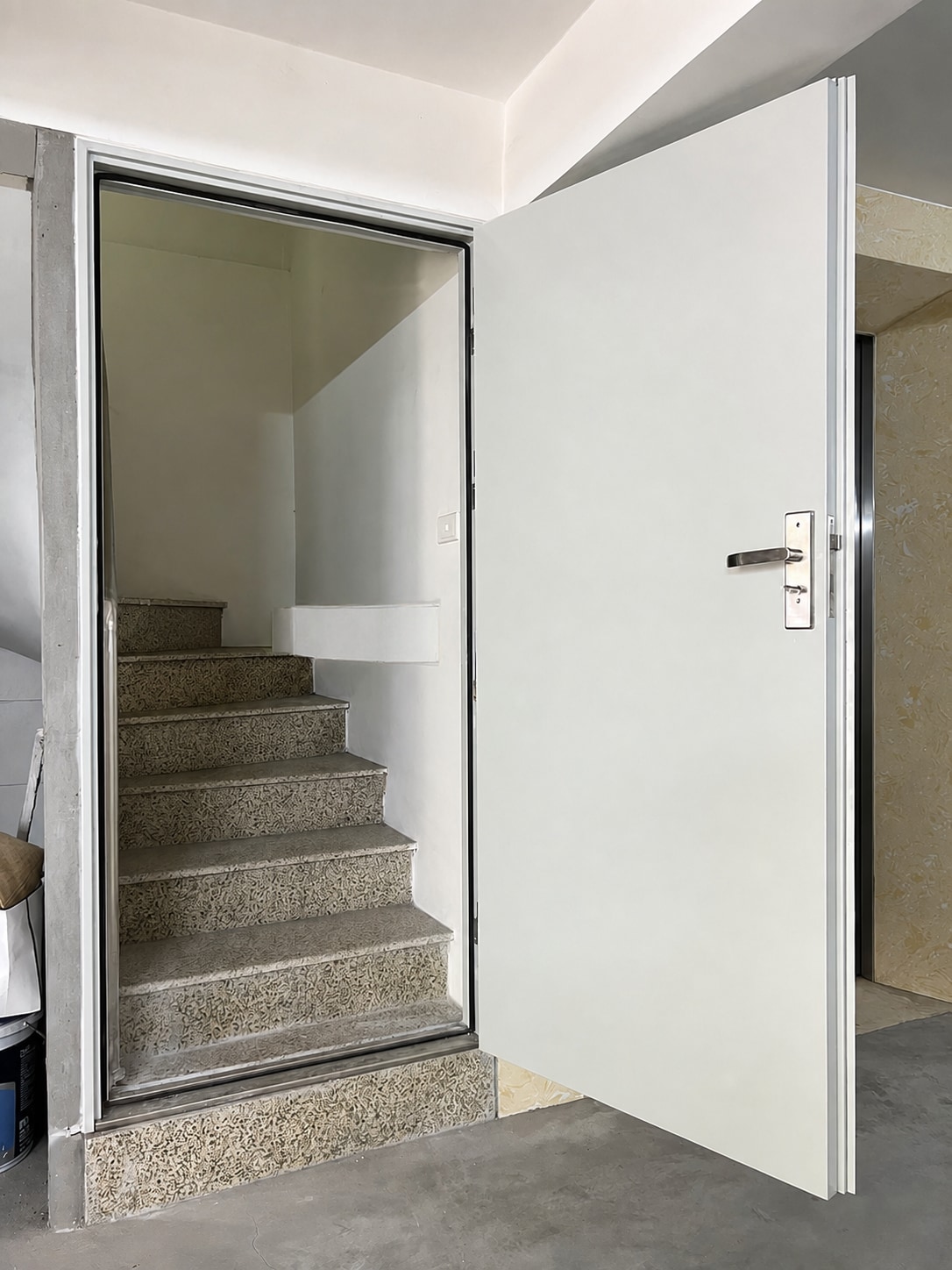 Ảnh 2 — Cửa thép an toàn một cánh